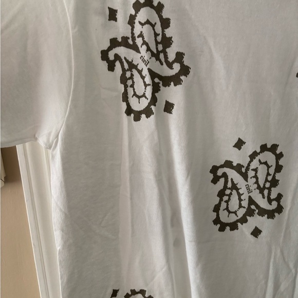 Civil Regime Men’s White T-Shirt with Paisley Print Size Medium BNWT - Picture 2 of 12